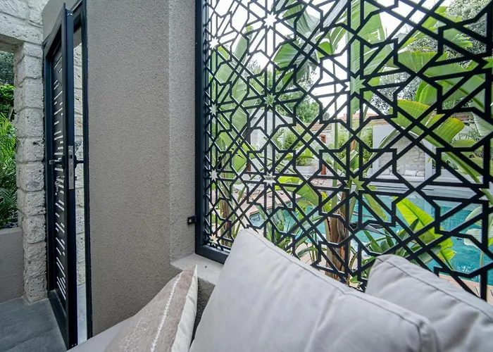 Derin (adults Only) Hotel 2*