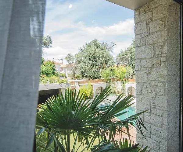 Derin (adults Only) Hotel 2*