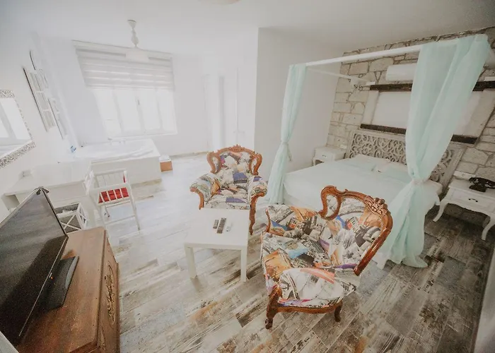 Derin (adults Only) Hotel 2*